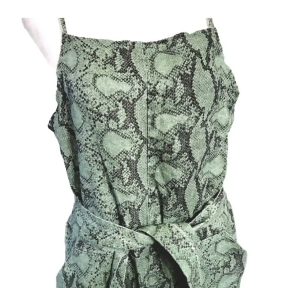 Blank NYC Jumpsuit Womans M Green Linen‎ Snake Skin One Piece Animal Print New